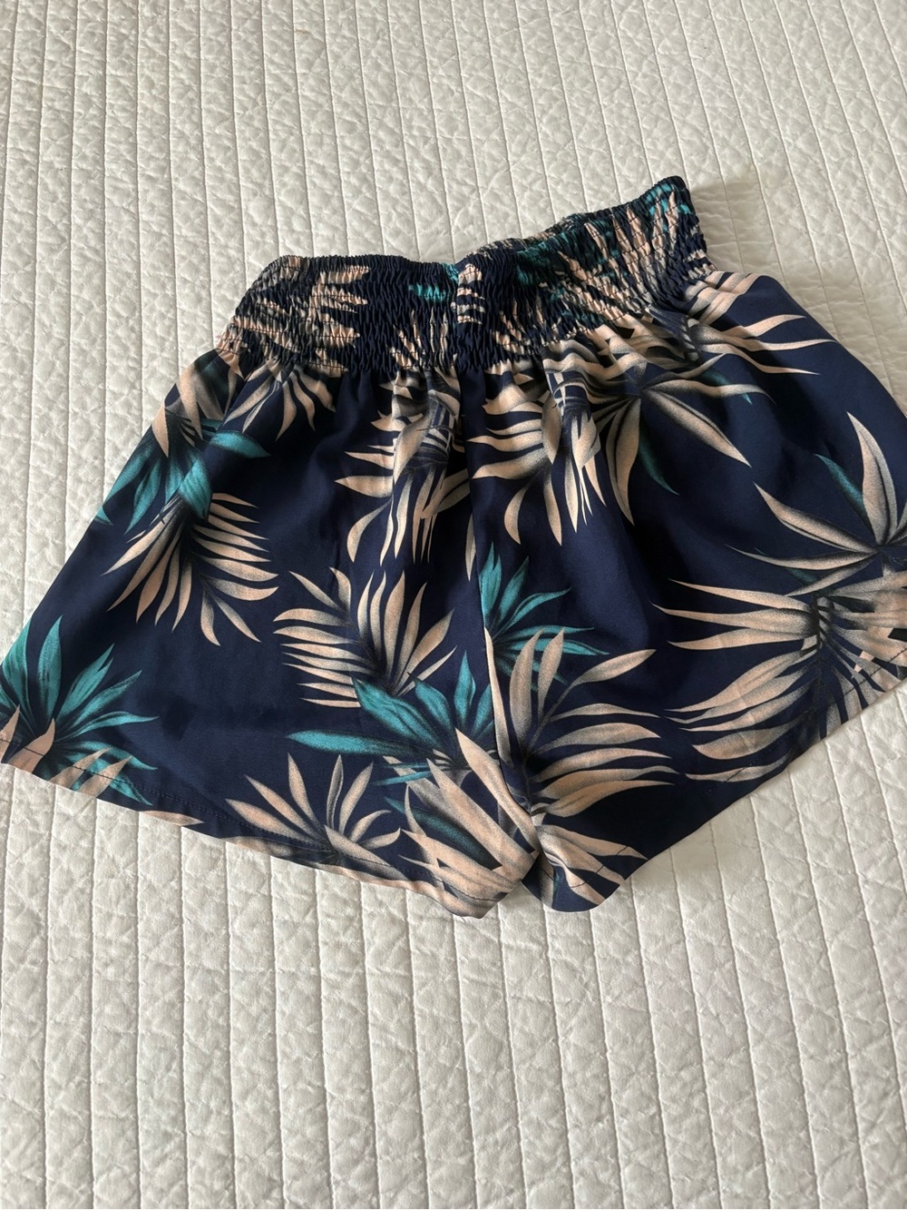 SHEIN Navy Tropical Leaf Smocked Waist Shorts - Picture 2 of 3